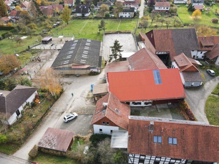 Bild... Waake Reiterh�fe Gro�fl�chige Reitanlage in Waake zu verkaufen.