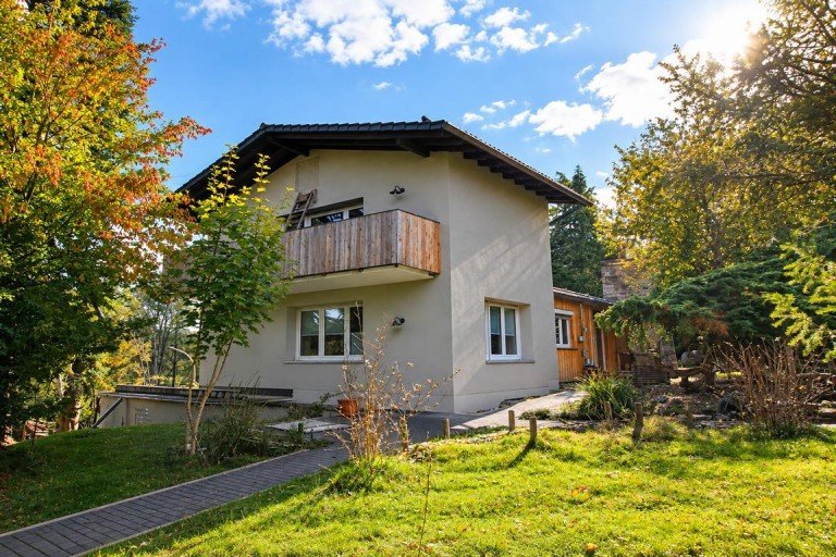 Au�enansicht M�hnesee Einfamilienhaus Seenahes, saniertes Einfamilienhaus in ruhiger, naturnaher Lage von M�hnesee-V�llinghausen