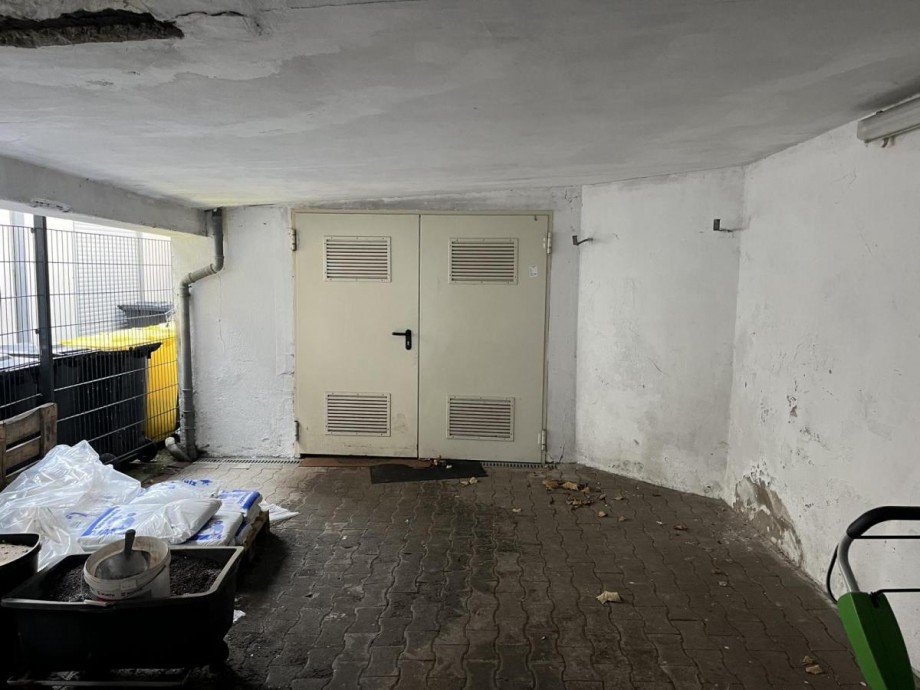 Eingangsbereich/Durchgang Produktion Dortmund