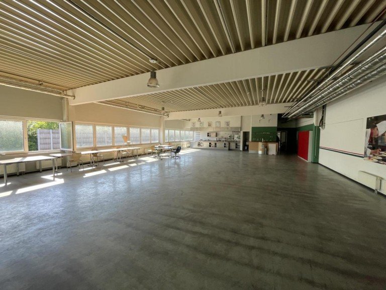 Gro�er Raum Dortmund Ausstellungsfl�che Lager/Verkaufsfl�che in Dortmund Oespel/Indupark zu vermieten.
